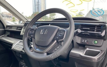 Honda Stepwgn IV, 2021 год, 1 990 000 рублей, 8 фотография