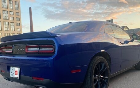 Dodge Challenger III рестайлинг 2, 2019 год, 3 500 000 рублей, 4 фотография