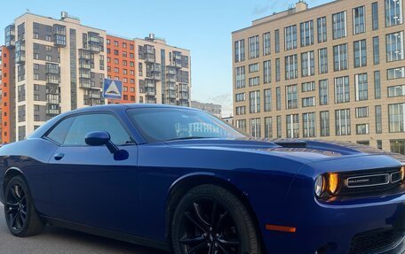 Dodge Challenger III рестайлинг 2, 2019 год, 3 500 000 рублей, 2 фотография