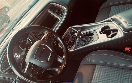 Dodge Challenger III рестайлинг 2, 2019 год, 3 500 000 рублей, 12 фотография