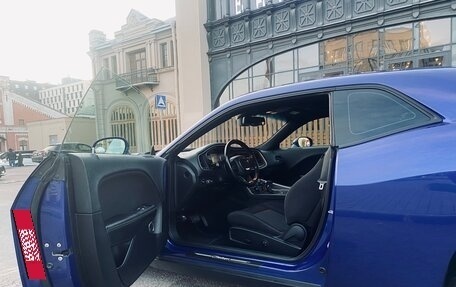Dodge Challenger III рестайлинг 2, 2019 год, 3 500 000 рублей, 10 фотография