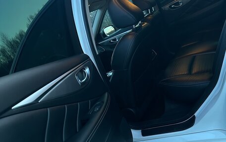 Infiniti Q50 I рестайлинг, 2015 год, 2 350 000 рублей, 12 фотография