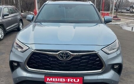 Toyota Highlander, 2022 год, 7 500 000 рублей, 1 фотография