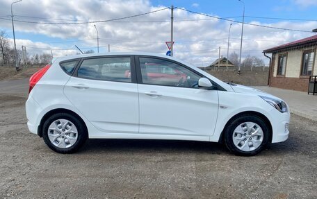 Hyundai Solaris II рестайлинг, 2016 год, 1 100 000 рублей, 3 фотография