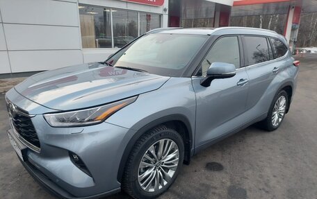 Toyota Highlander, 2022 год, 7 500 000 рублей, 2 фотография