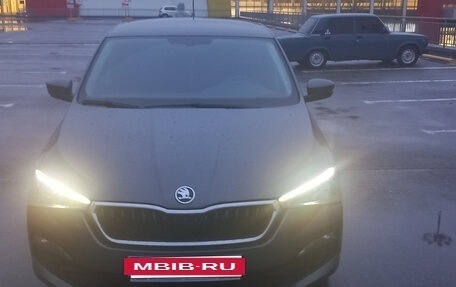 Skoda Rapid II, 2022 год, 1 750 000 рублей, 2 фотография