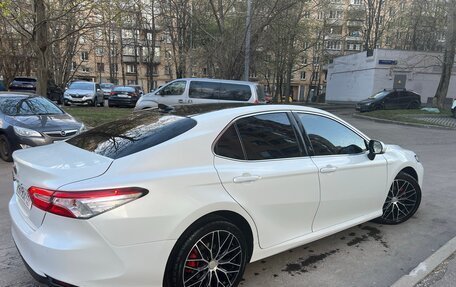Toyota Camry, 2019 год, 2 100 000 рублей, 1 фотография