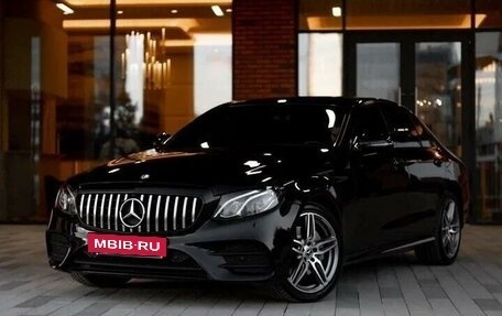 Mercedes-Benz E-Класс, 2020 год, 3 500 000 рублей, 19 фотография
