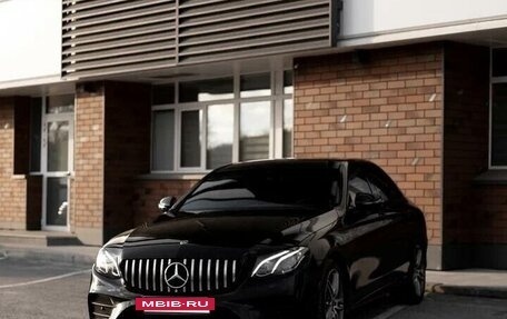 Mercedes-Benz E-Класс, 2020 год, 3 500 000 рублей, 23 фотография