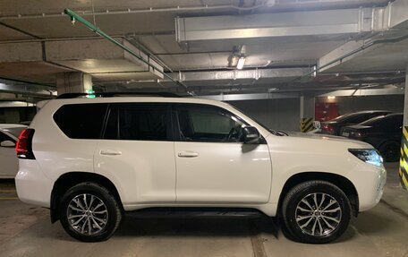 Toyota Land Cruiser Prado 150 рестайлинг 2, 2018 год, 4 500 000 рублей, 6 фотография