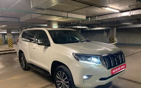 Toyota Land Cruiser Prado 150 рестайлинг 2, 2018 год, 4 500 000 рублей, 5 фотография