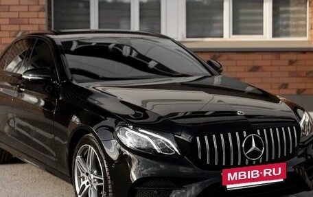 Mercedes-Benz E-Класс, 2020 год, 3 500 000 рублей, 31 фотография