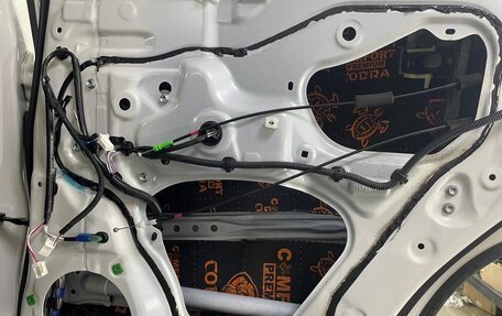 Toyota Land Cruiser Prado 150 рестайлинг 2, 2018 год, 4 500 000 рублей, 14 фотография