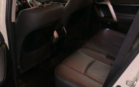 Toyota Land Cruiser Prado 150 рестайлинг 2, 2018 год, 4 500 000 рублей, 24 фотография
