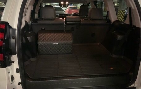 Toyota Land Cruiser Prado 150 рестайлинг 2, 2018 год, 4 500 000 рублей, 22 фотография