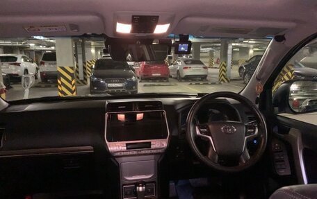 Toyota Land Cruiser Prado 150 рестайлинг 2, 2018 год, 4 500 000 рублей, 27 фотография