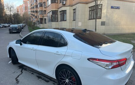 Toyota Camry, 2019 год, 2 100 000 рублей, 4 фотография