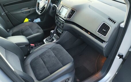 Volkswagen Sharan II, 2018 год, 2 350 000 рублей, 12 фотография