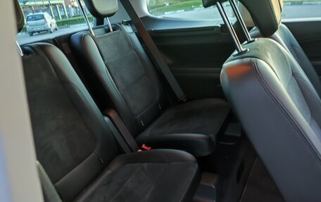 Volkswagen Sharan II, 2018 год, 2 350 000 рублей, 11 фотография