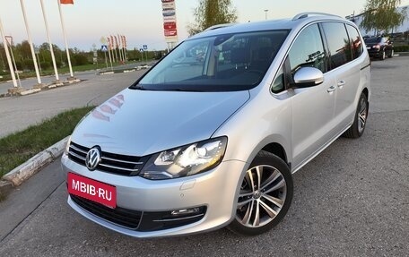 Volkswagen Sharan II, 2018 год, 2 350 000 рублей, 1 фотография