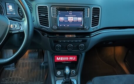 Volkswagen Sharan II, 2018 год, 2 350 000 рублей, 13 фотография