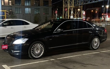 Mercedes-Benz S-Класс, 2012 год, 2 500 000 рублей, 1 фотография