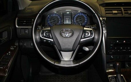 Toyota Camry, 2017 год, 2 000 000 рублей, 13 фотография