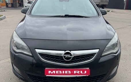 Opel Astra J, 2011 год, 650 000 рублей, 2 фотография