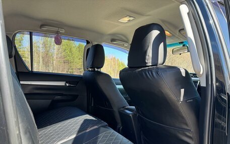 Toyota Hilux VIII, 2016 год, 2 800 000 рублей, 11 фотография