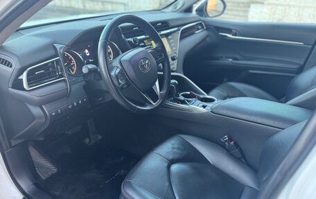 Toyota Camry, 2019 год, 3 170 000 рублей, 10 фотография