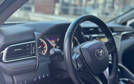 Toyota Camry, 2019 год, 3 170 000 рублей, 12 фотография