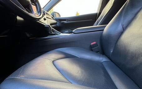 Toyota Camry, 2018 год, 2 630 000 рублей, 12 фотография