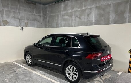 Volkswagen Tiguan II, 2017 год, 2 780 000 рублей, 2 фотография
