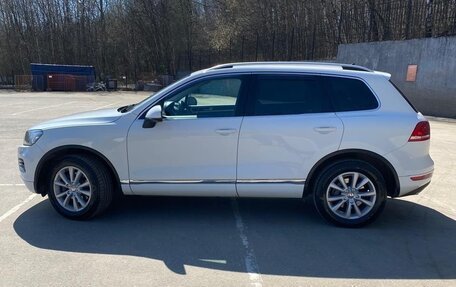 Volkswagen Touareg III, 2012 год, 1 690 000 рублей, 2 фотография