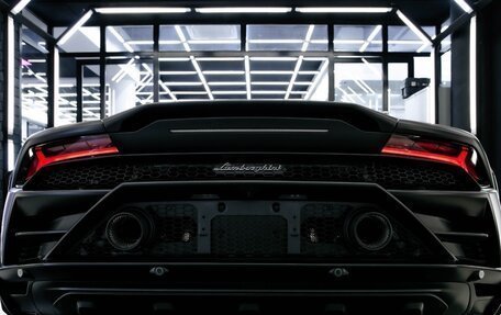 Lamborghini Huracán, 2024 год, 46 000 000 рублей, 5 фотография