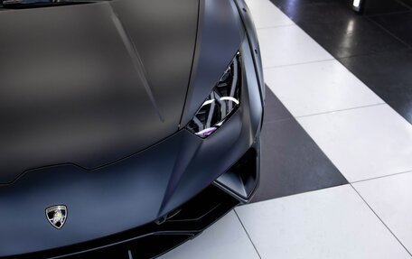 Lamborghini Huracán, 2024 год, 46 000 000 рублей, 7 фотография