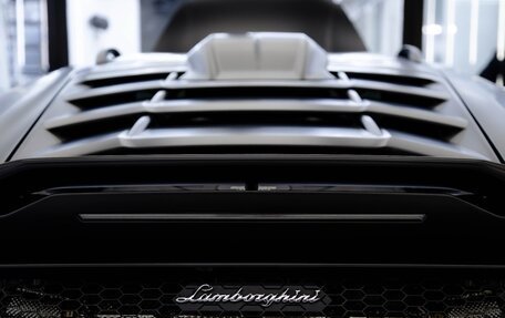 Lamborghini Huracán, 2024 год, 46 000 000 рублей, 14 фотография