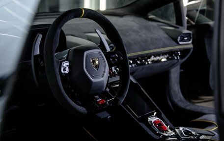 Lamborghini Huracán, 2024 год, 46 000 000 рублей, 21 фотография