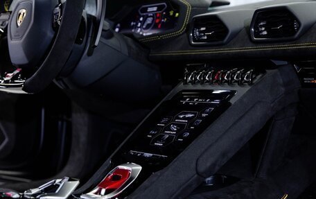 Lamborghini Huracán, 2024 год, 46 000 000 рублей, 29 фотография