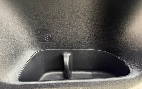Toyota Land Cruiser Prado 150 рестайлинг 2, 2020 год, 4 295 000 рублей, 31 фотография