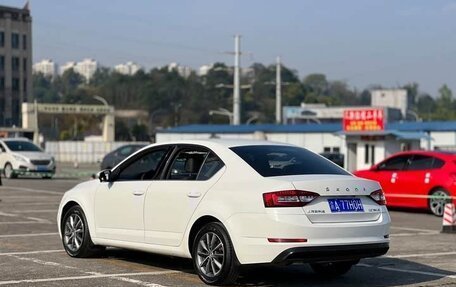 Skoda Octavia, 2021 год, 1 280 000 рублей, 3 фотография