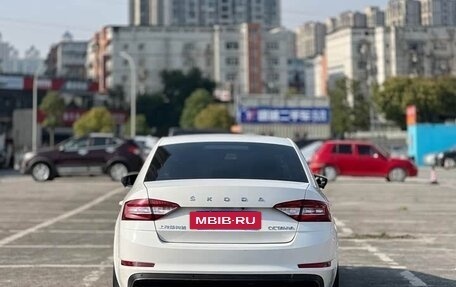 Skoda Octavia, 2021 год, 1 280 000 рублей, 4 фотография