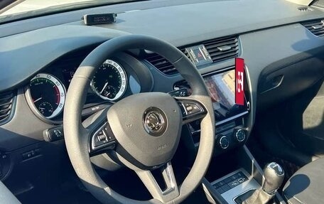 Skoda Octavia, 2021 год, 1 280 000 рублей, 10 фотография