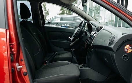 Renault Sandero II рестайлинг, 2018 год, 1 050 000 рублей, 18 фотография
