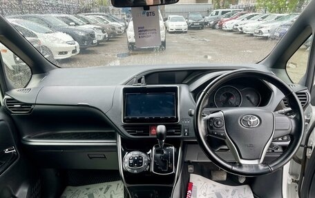 Toyota Voxy III, 2019 год, 2 549 000 рублей, 9 фотография