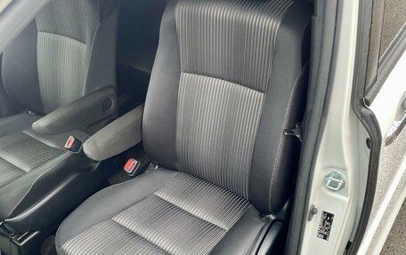 Toyota Voxy III, 2019 год, 2 549 000 рублей, 15 фотография