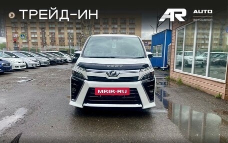 Toyota Voxy III, 2019 год, 2 549 000 рублей, 3 фотография
