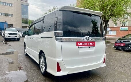 Toyota Voxy III, 2019 год, 2 549 000 рублей, 6 фотография