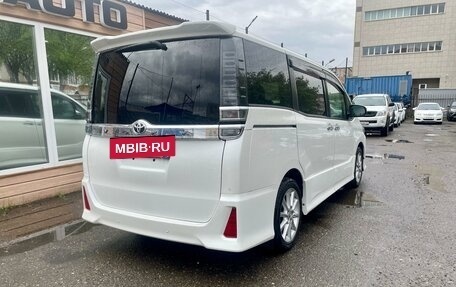 Toyota Voxy III, 2019 год, 2 549 000 рублей, 7 фотография