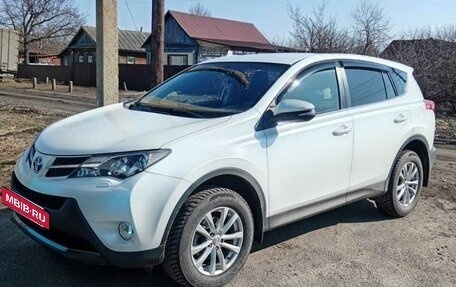 Toyota RAV4, 2015 год, 2 100 000 рублей, 2 фотография